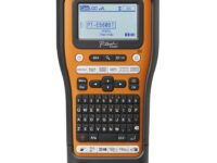Brother PT-E560BTSP impresora de etiquetas Transferencia térmica 180 x 180 DPI 30 mm/s Inalámbrico y alámbrico HSE/TZe Bluetooth QWERTY